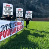 Manifestation ce vendredi après-midi 22 mars 2024 devant la place de tir de Vérolliez, à Saint-Maurice.